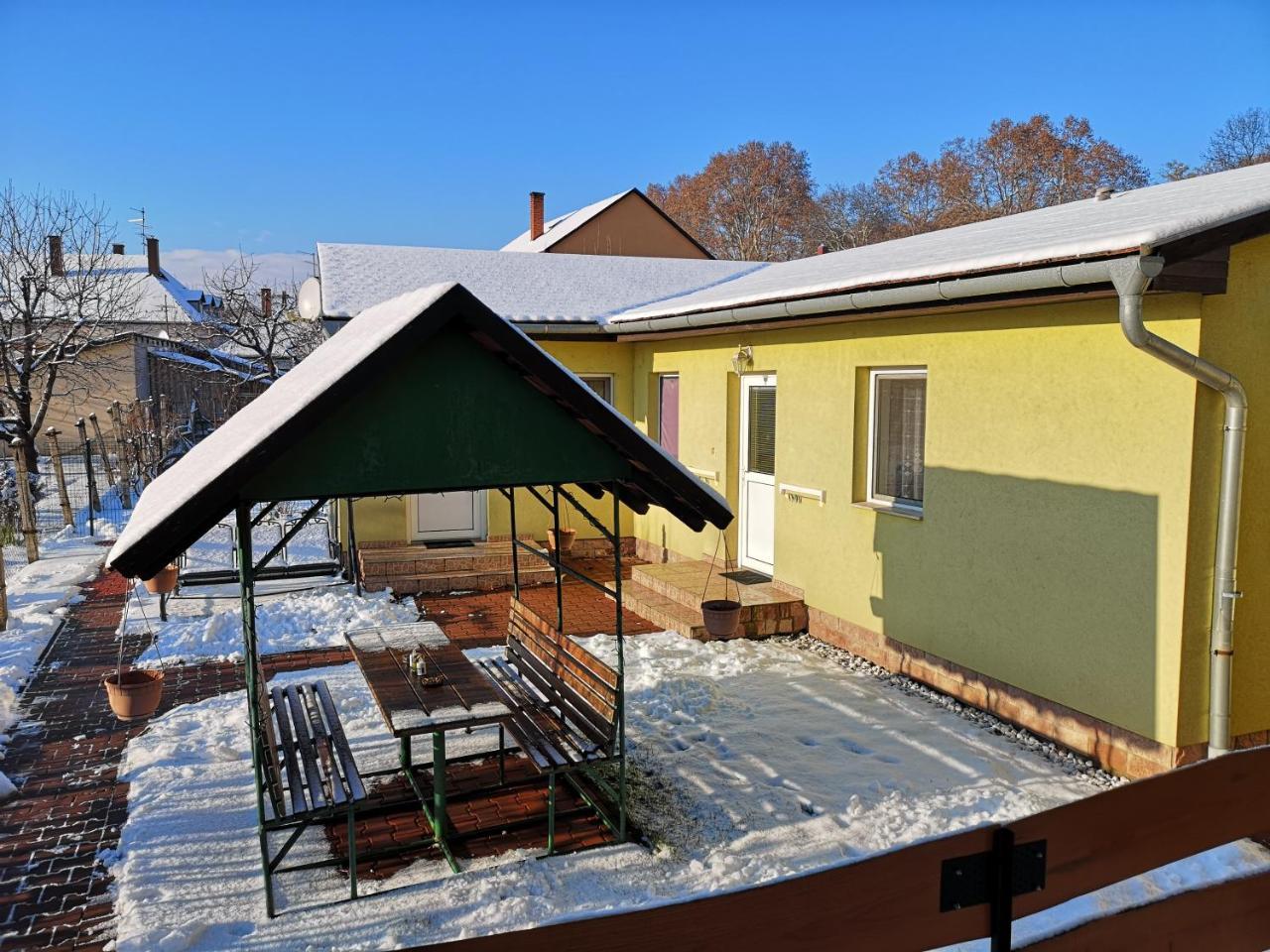 Apartman Kaszás Garden Mosonmagyaróvár Exterior foto