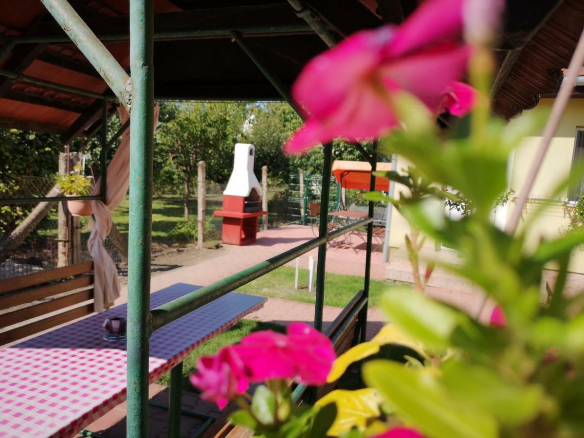 Apartman Kaszás Garden Mosonmagyaróvár Exterior foto